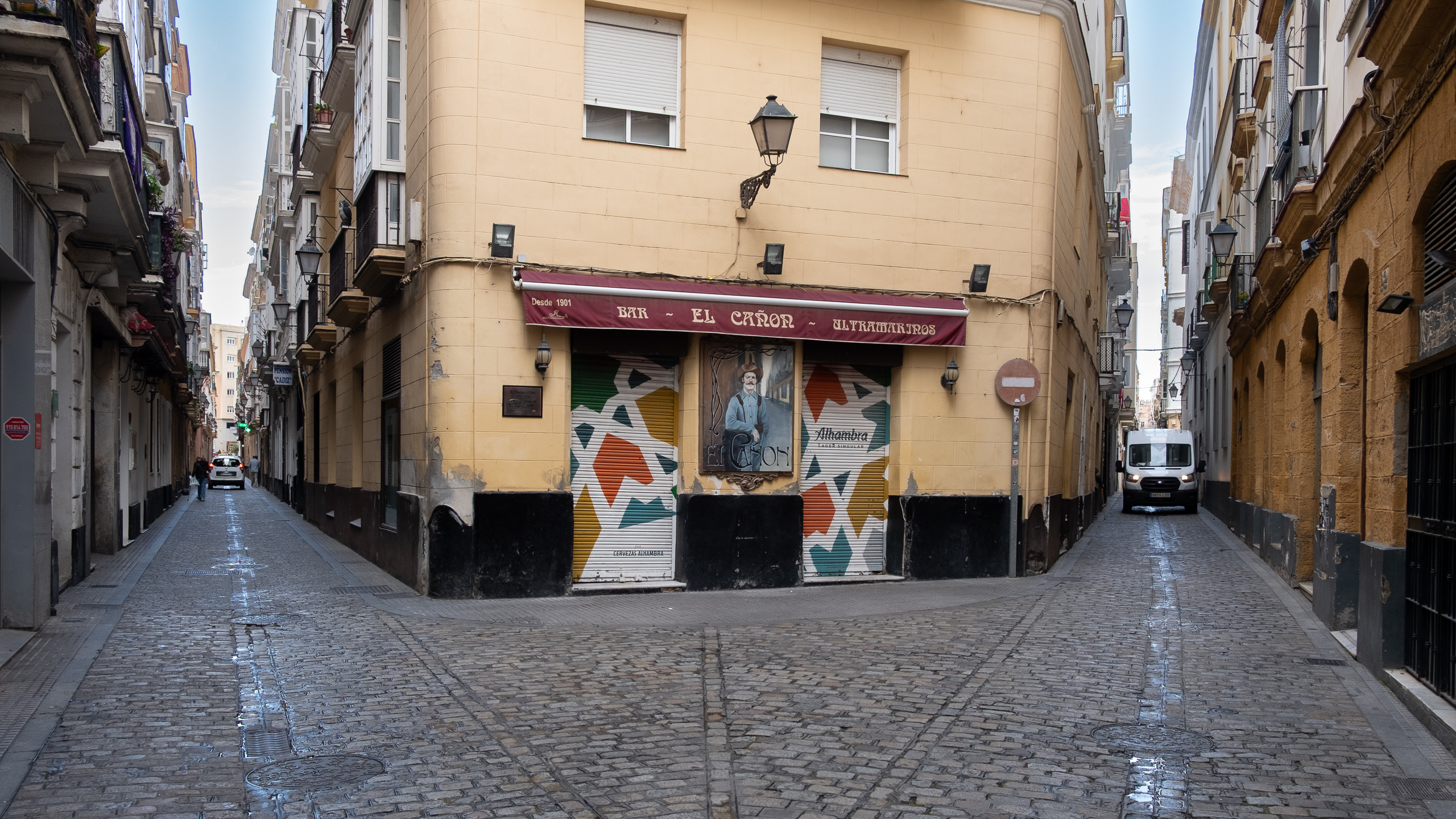 Gasse in der Altstadt von Cádiz